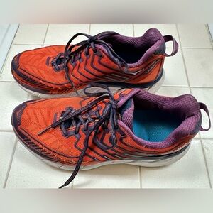 HOKA Clifton women’s running shoes. Good condition- size 9B